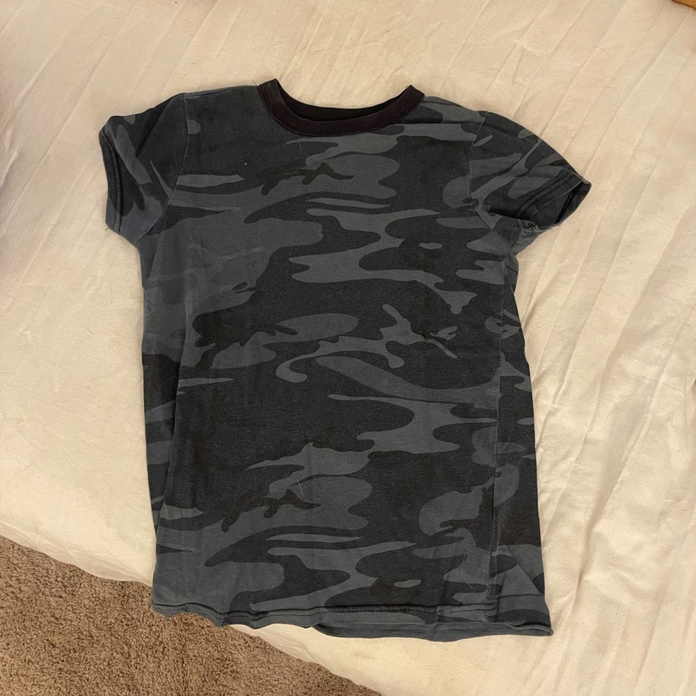 Size small camo t-shirt